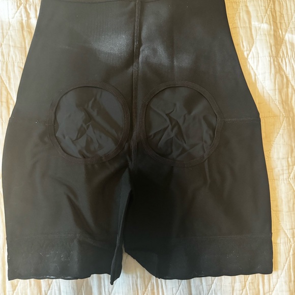 High waisted butt enhancing shorts, faja, compression shapewear shorts - Picture 5 of 5